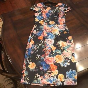 Betsy Johnson floral cap sleeve fitted dress